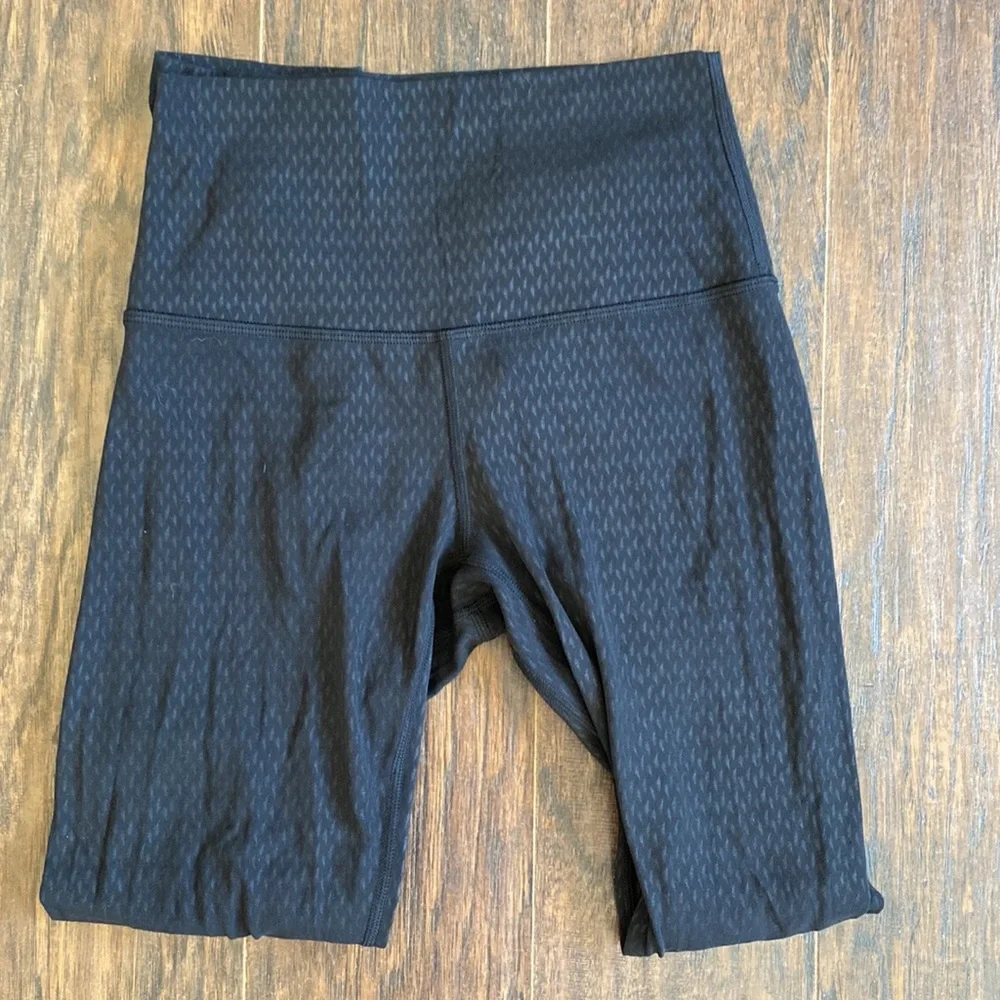 Lululemon align black subtle pattern 25” - Picture 1 of 9